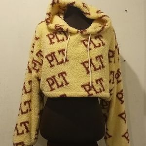 Pretty Little Thing crop top